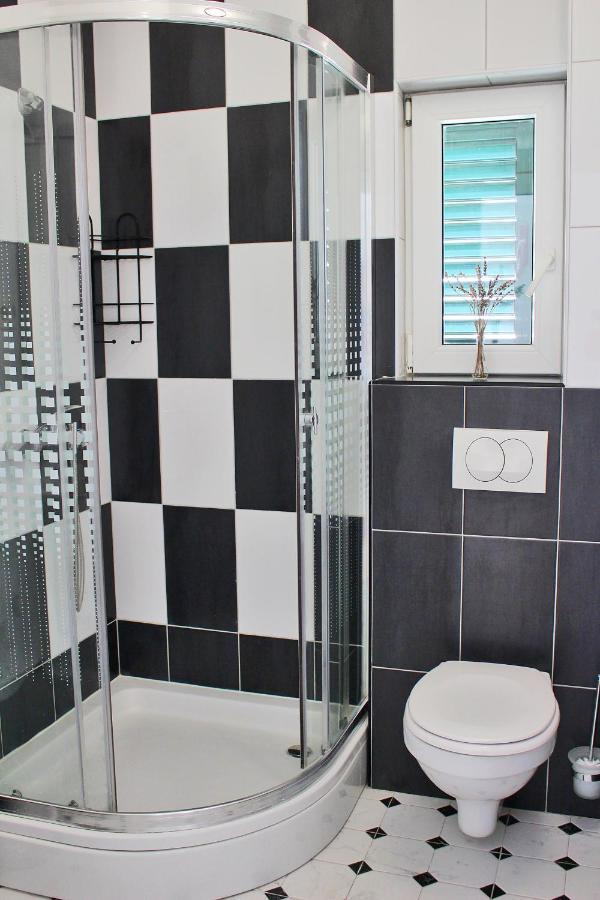 Apartmani Bodo ดริเวนิก ภายนอก รูปภาพ
