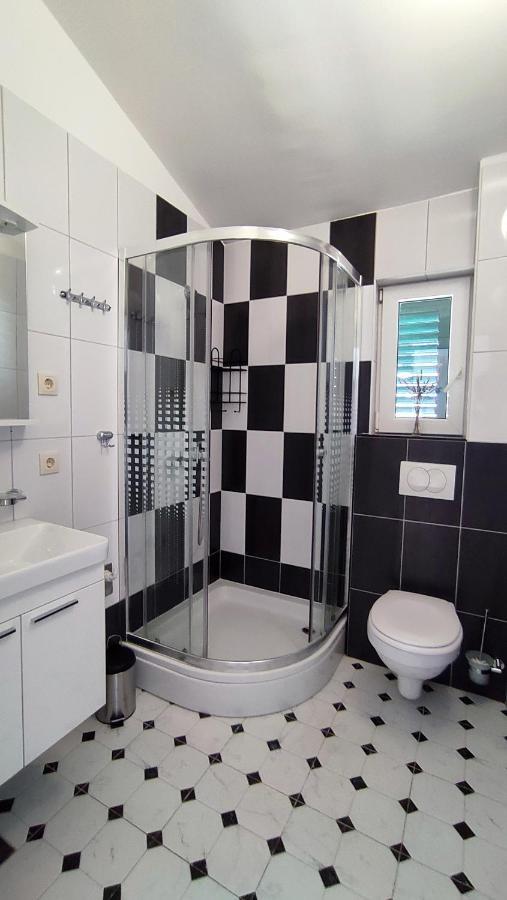 Apartmani Bodo ดริเวนิก ภายนอก รูปภาพ